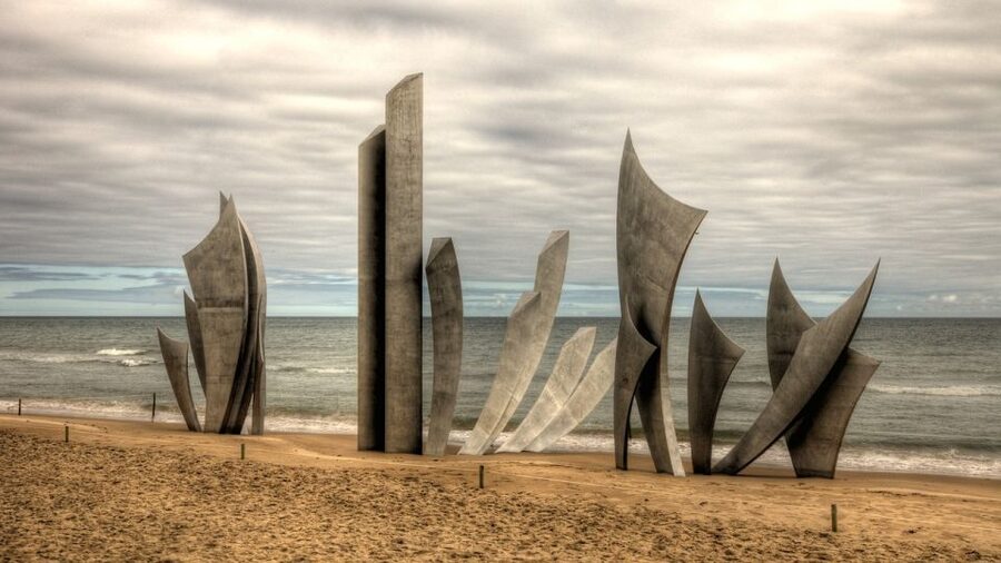 From Le Havre: D-Day Beaches Shore Trip with Packed Lunch - La Cambe German War Cemetery