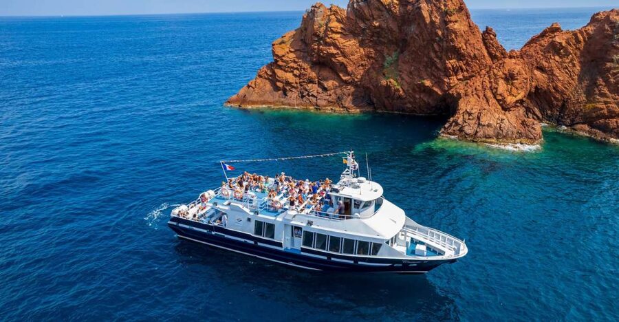 From Mandelieu: Corniche d'Or Sightseeing Cruise with Guide - Seeing the Corniche d’Or from the water