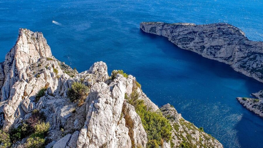 From Marseille: Calanques National Park Guided Hike - From Marseille to the Luminy trailhead