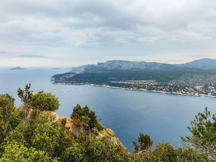 From Marseille: Cassis & Aix-en-Provence Half-Day Tour - Guides make a real difference