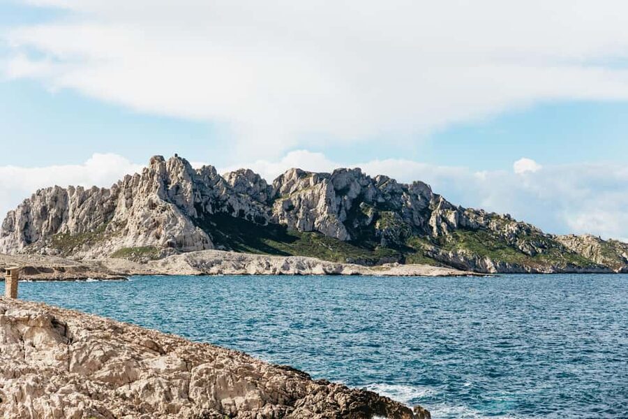 From Marseille: Guided E-Bike Tour to Calanque de Sormiou - Choosing the right guide and group pace