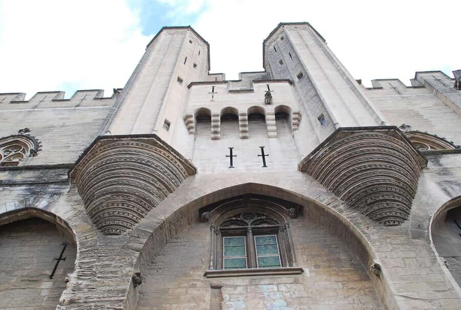 From Marseille: Provence Sightseeing Tour and Wine Tasting - Les Baux-de-Provence, stone streets and a ruined fortress
