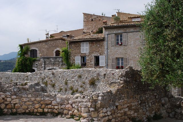 From Nice: Cannes, Antibes & Saint-Paul-de-Vence Tour - Who should book this Riviera tour