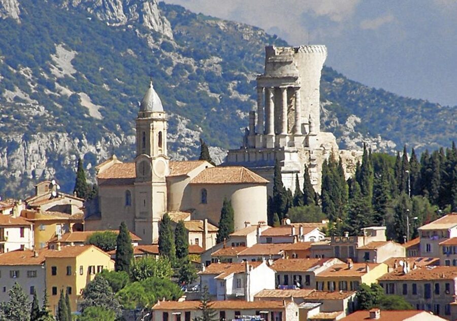 From Nice: Full-Day Italian Market, Menton, & La Turbie Tour - Menton: the calmest walk of the day