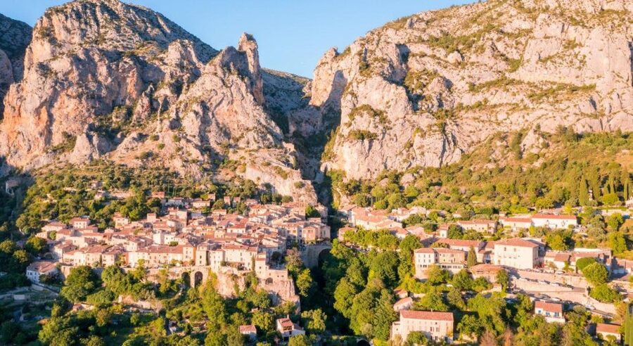 From Nice: Gorges du Verdon Guided Tour - Saut du Loup starts the countryside run