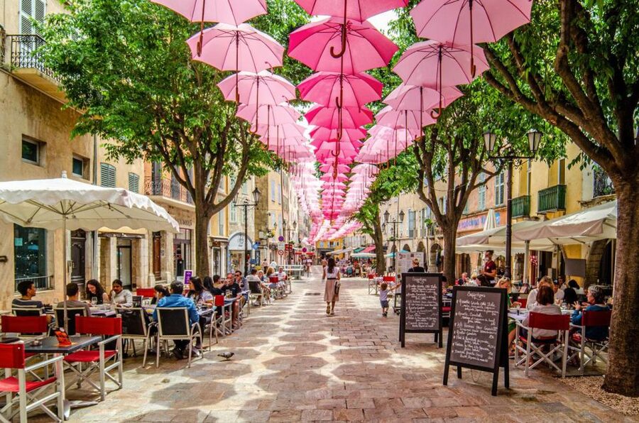 From Nice: Jewels of Provence Full-Day Tour with Transfers - Antibes market, old town, and Billionaire’s Pier