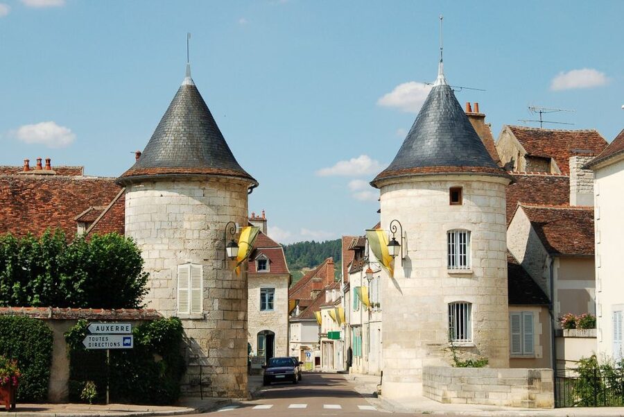 From Paris: Burgundy Region Winery Tour with Tastings - Domaine Bersan and centuries of family winemaking
