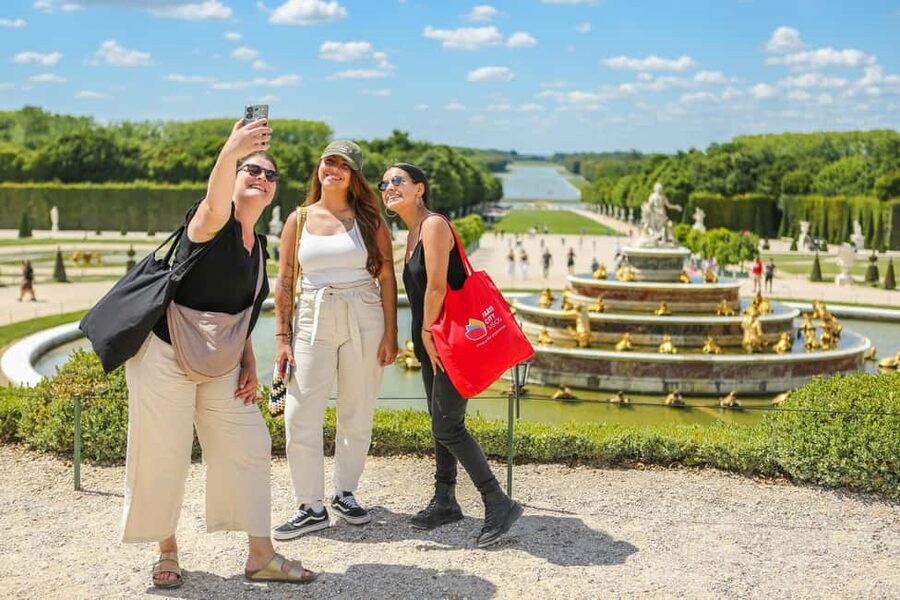 From Paris: Day Trip to Giverny & Versailles with Lunch - Who gets the best value from this day trip?
