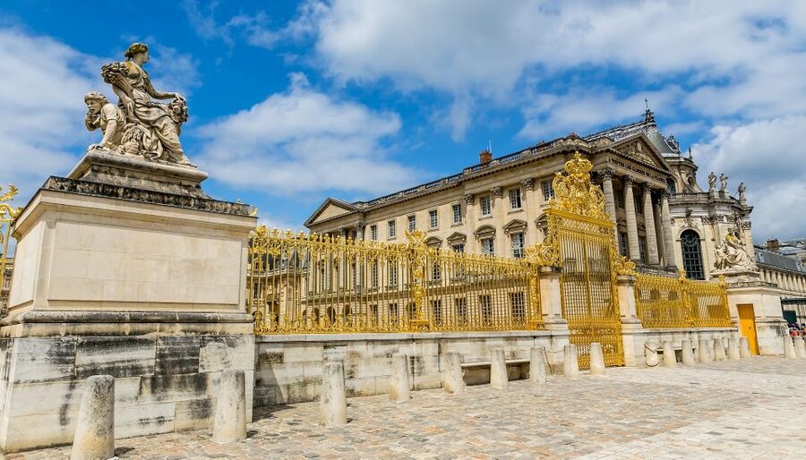 From Paris: Full-Day Guided Tour of Versailles - The gardens: Versailles gets much bigger