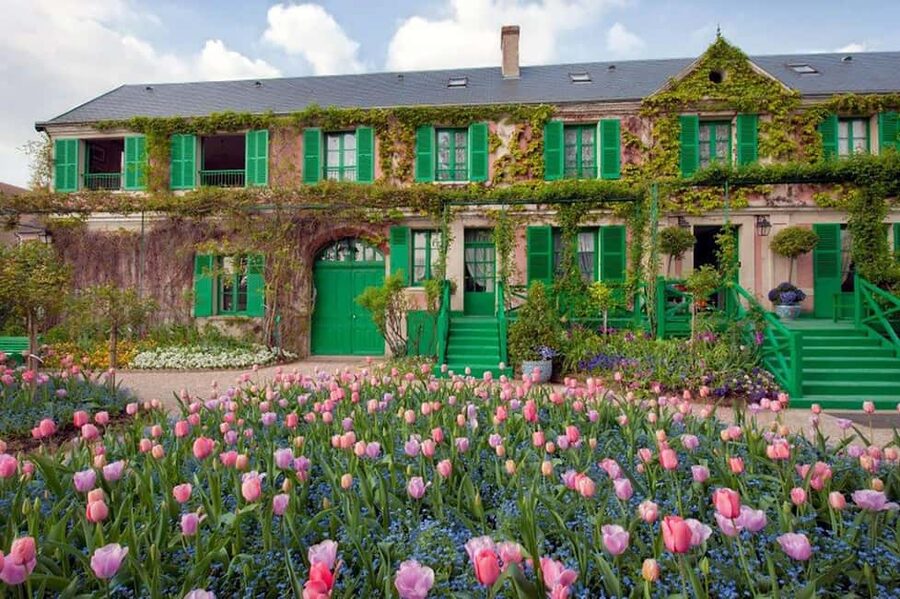 From Paris: Giverny and Monet's Home Day Trip - Why Giverny feels different from a museum visit