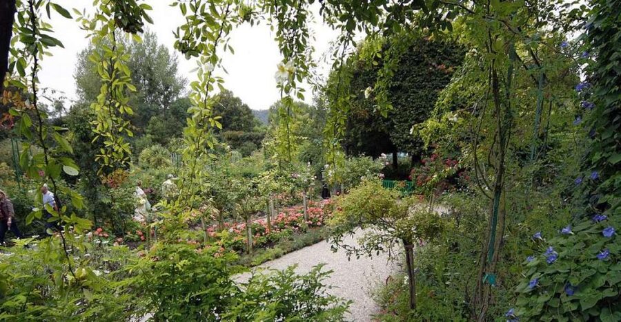 From Paris: Giverny and Monet's Home Day Trip - The drive from Paris to Normandy