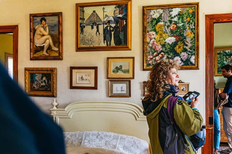 From Paris: Giverny, Monet’s House, & Gardens Half-Day Trip - Eighty minutes in Giverny village