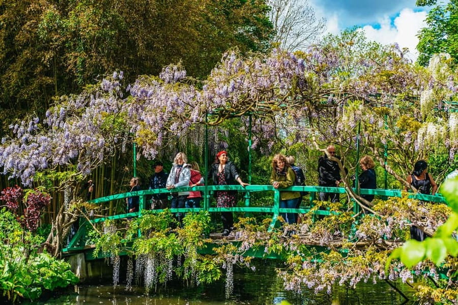 From Paris: Giverny, Monet’s House, & Gardens Half-Day Trip - Half-day Giverny or full-day Versailles