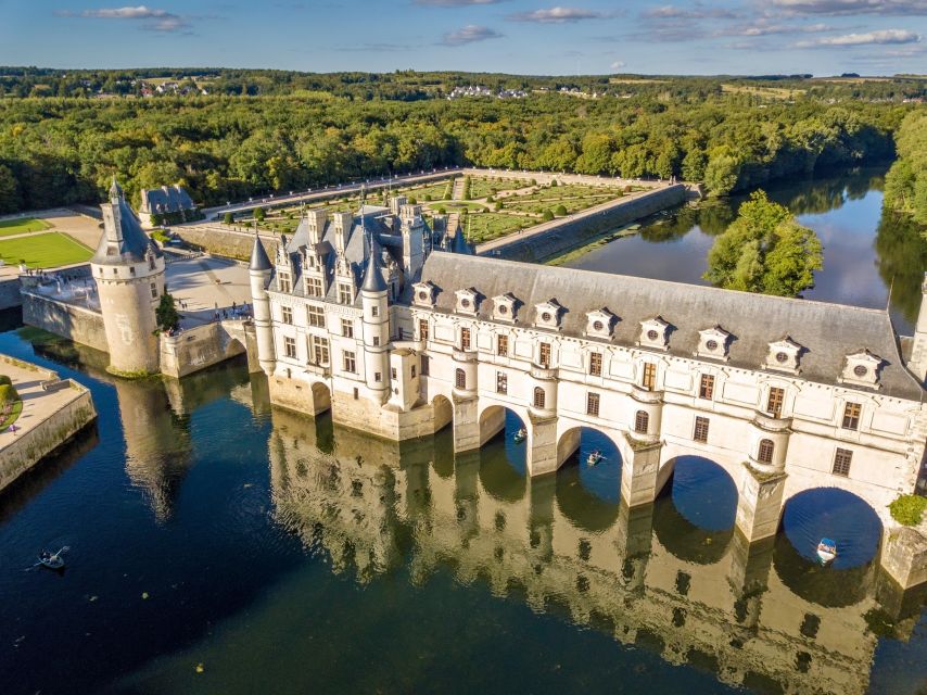 From Paris: Loire Valley Castles Day Trip With Wine Tasting - What to bring and how to pace the day