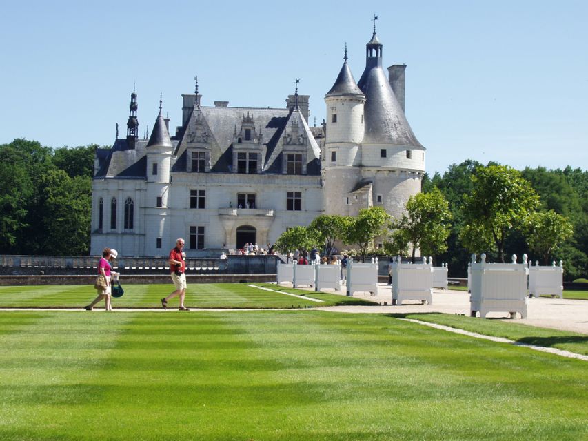 From Paris: Loire Valley Castles Full-Day Tour with Lunch - Why this Loire Valley day works