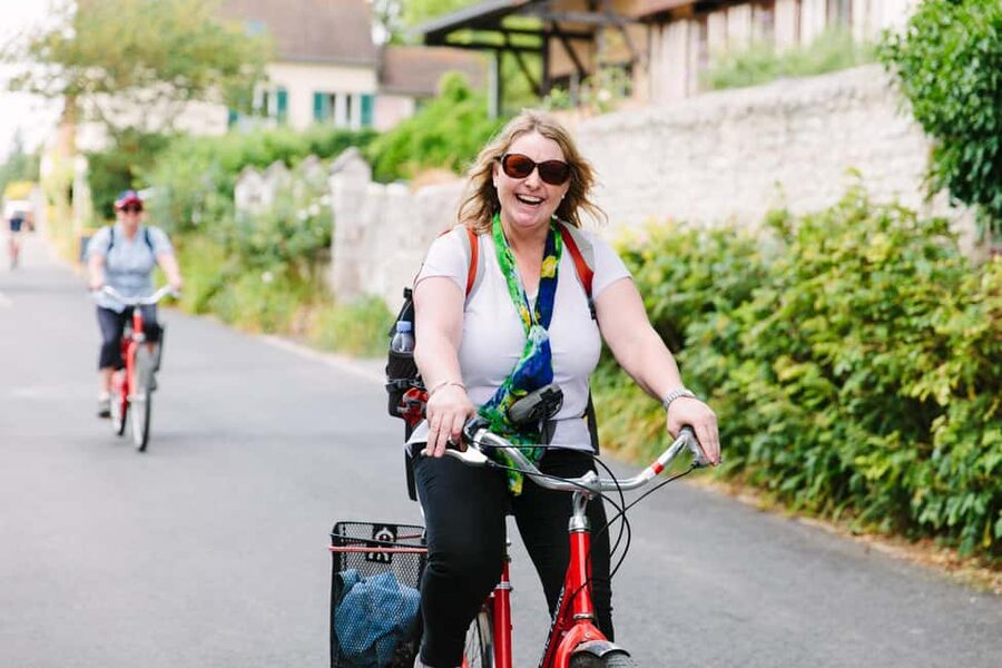 From Paris: Monet Garden & Giverny Bike Tour and Picnic Stop - Vernon market: build your own French picnic