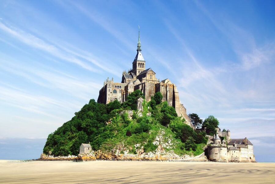 From Paris: Mont St Michel and Loire Valley 2 Day Tour - Is $560 a fair price?