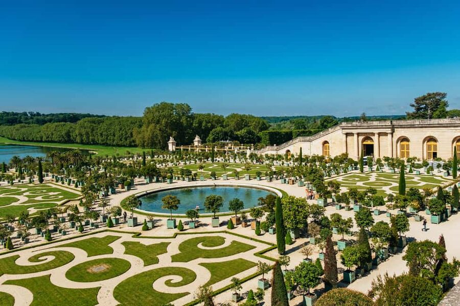 From Paris: Skip-the-Line Palace of Versailles Bike Tour - The 15-minute train from Montparnasse
