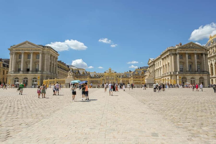From Paris: Versailles Guided Tour with Skip-the-Line Entry - Why Versailles works best with a guide