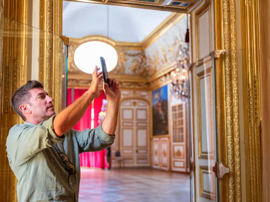 From Paris: Versailles Palace And Garden Tour with Transfers - The pace, group size, and guide style