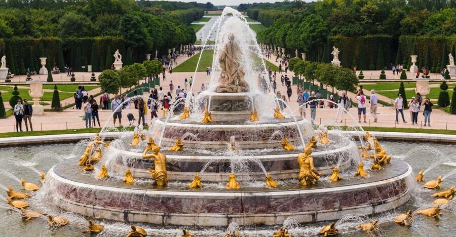 From Paris: Versailles Palace and Gardens Guided Day Trip - Why a Guided Visit Helps at Versailles