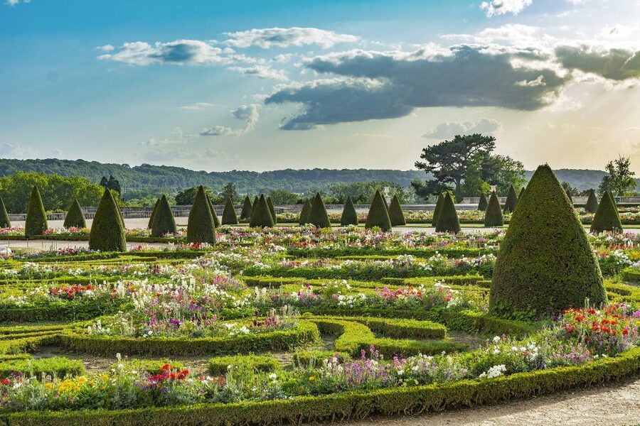 From Paris: Versailles Palace and Gardens Guided Experience - Entering the palace on your own