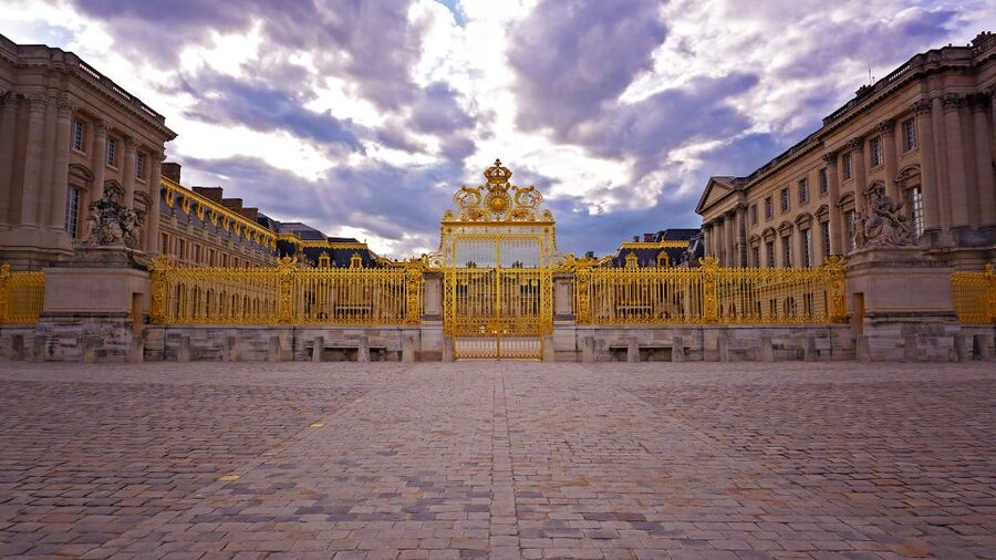 From Paris: Versailles Palace and Gardens Guided Experience - Who should book this tour