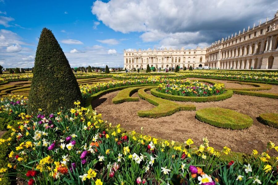 From Paris: Versailles Palace and Gardens with Transfer - What the $101 price delivers