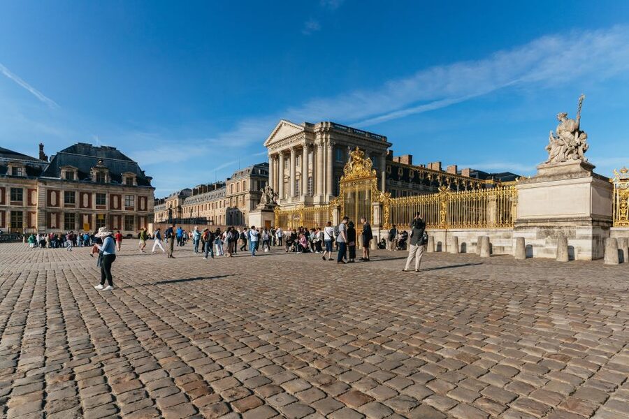 From Paris: Versailles Palace & Gardens with Transportation - How much help do you really get?