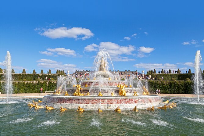 From Paris: Versailles Palace Guided Tour with Gardens Access - Grand Canal views and independent time
