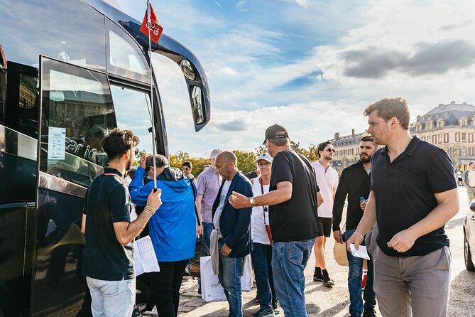 From Paris: Versailles Palace Live Tour with Gardens Access - Why the bus ride from Paris helps