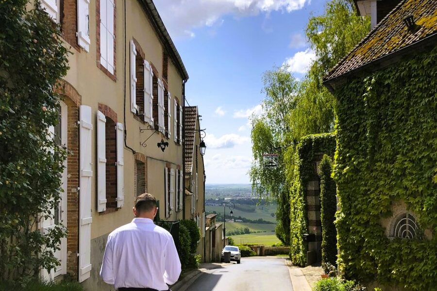 From Reims: Champagne and Family-Run Wineries Tour - The second winery and three more glasses