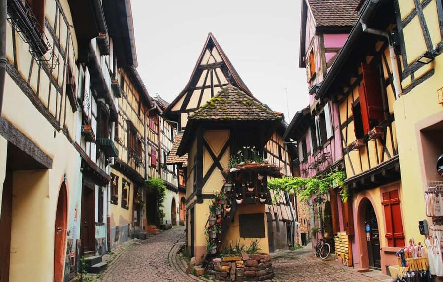 From Strasbourg: Castle, Riquewihr & Colmar Private DayTrip - Colmar, canals, squares, and a short final stop