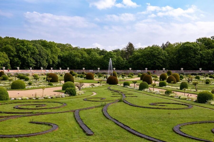 From Tours: Chambord, Chenonceau & Lunch at Family Chateau - Is $281 a fair price?