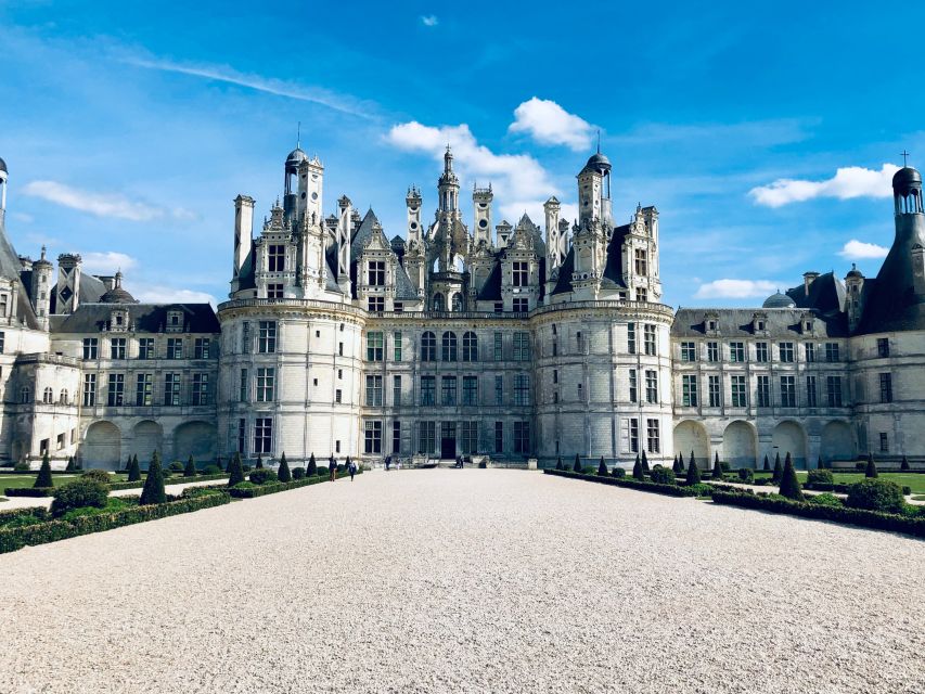 From Tours: Chenonceau and Chambord Castles Guided Tour - Two Loire castles, two very different moods