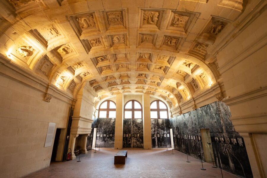 From Tours: Chenonceau and Chambord Castles Guided Tour - Chenonceau: a château above the river