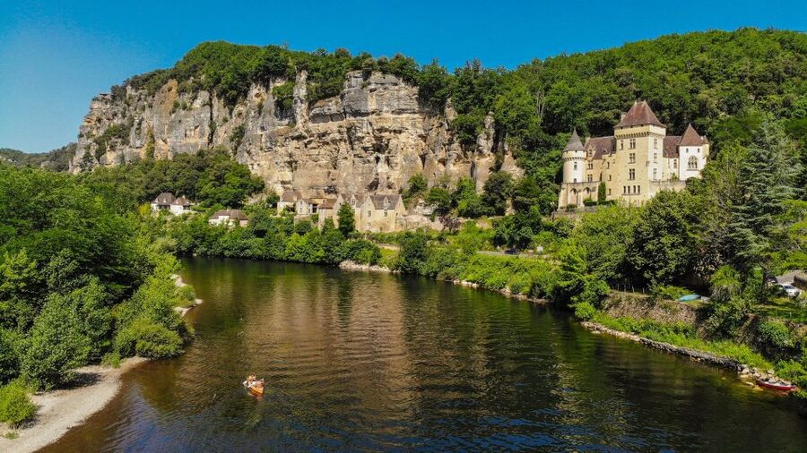 From Vitrac: Dordogne River Canoe Rental - Why the Dordogne looks best from a canoe