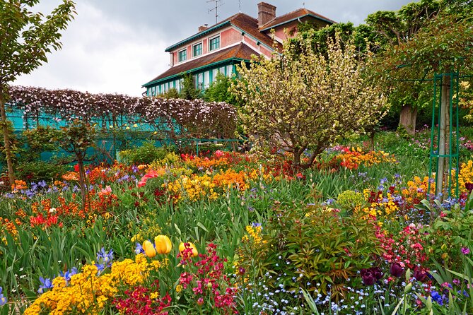 Giverny Monet’s Home and Gardens Half Day Tour from Paris - Using the self-guided audio app