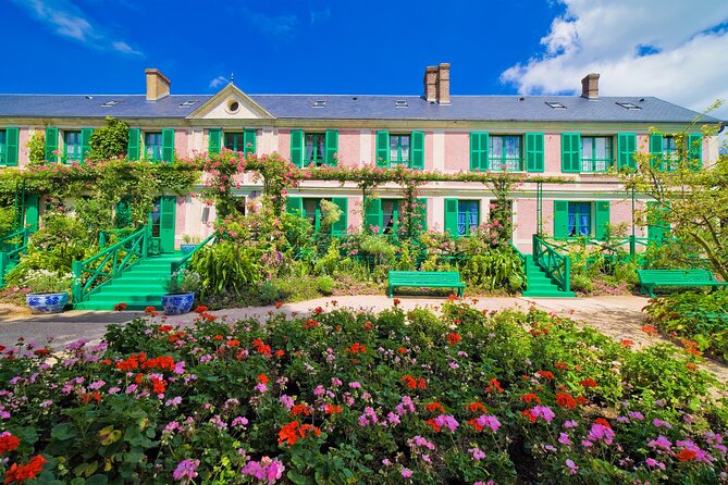 Giverny Monet’s Home and Gardens Half Day Tour from Paris - Meeting the coach in Paris