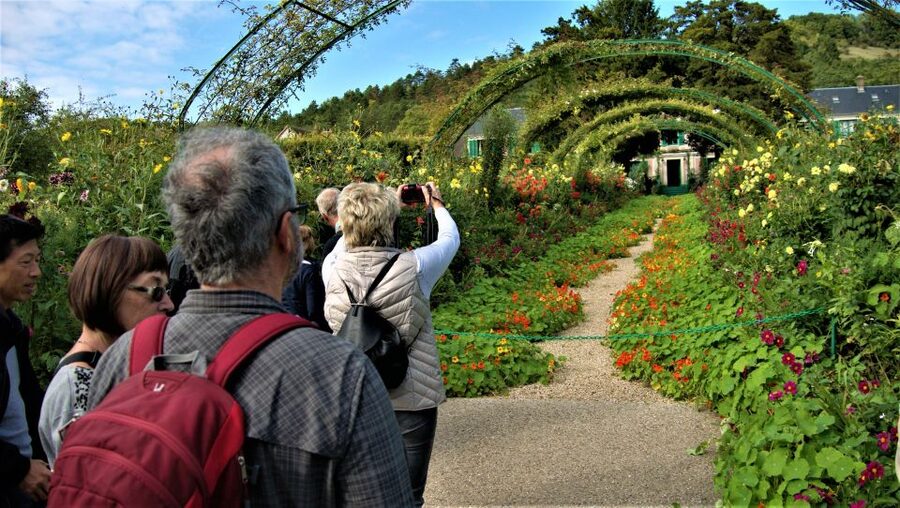 Giverny: Monet’s House and Gardens Skip-the-Line Tour - Who should book this Giverny visit?
