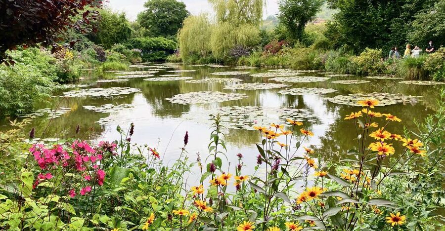 Giverny Versailles Trianon Small Group by Minivan from Paris - Why this Giverny and Versailles combination works