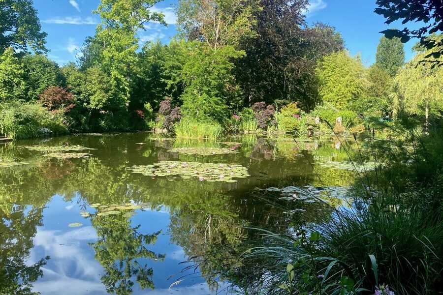 Giverny Versailles Trianon Small Group by Minivan from Paris - Versailles Palace from 14:00 to 15:30