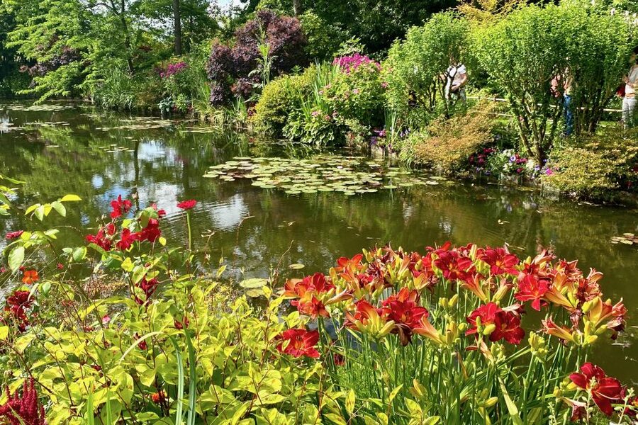 Giverny Versailles Trianon Small Group by Minivan from Paris - The gardens and the long walk to Trianon