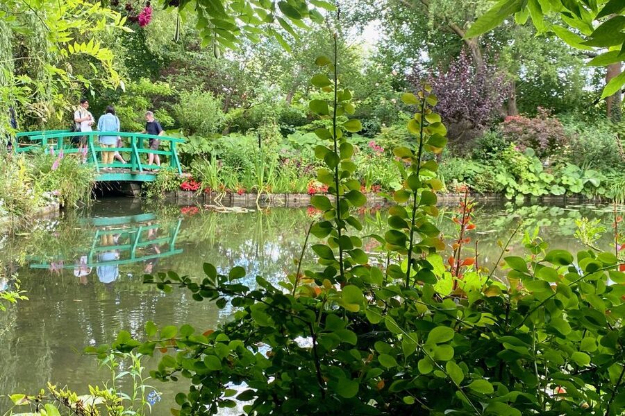 Giverny Versailles Trianon Small Group by Minivan from Paris - Transport, guides, and group size