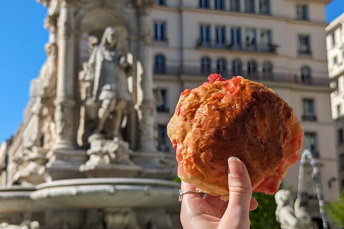 Gourmet tour of Presqu’île & Vieux Lyon 4 hours - meal included - The Saône gives you Lyon’s finest broad view