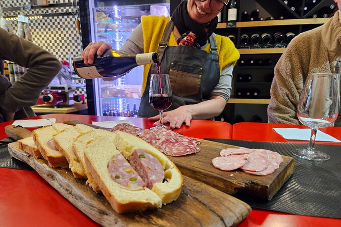 Gourmet tour of Presqu’île & Vieux Lyon 4 hours - meal included - Traboules and the Tour Rose reveal Lyon’s secret side