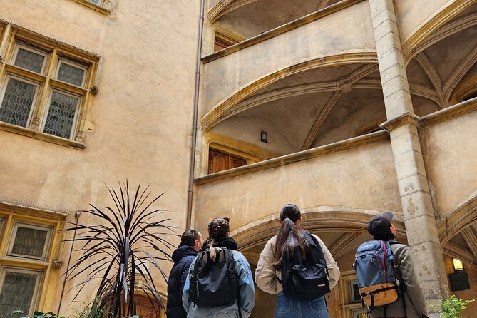 Gourmet tour of Presqu’île & Vieux Lyon 4 hours - meal included - Why the small group and guide matter