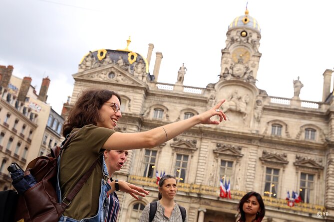 Gourmet Vegan Private Tour of Lyon 3 hours - Place des Terreaux and the Bartholdi fountain