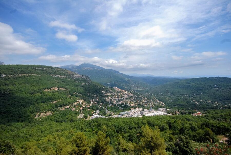 Grasse, Valbonne & Gourdon: Day Tour with Wine Tasting - Why this countryside tour works so well