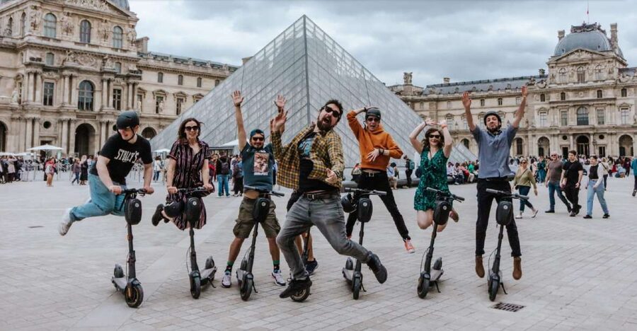 Guided Electric Scooter Tour of Paris - The Louvre Palace and the route toward the Seine